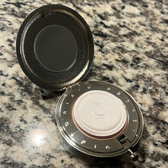 Victoria Secret Seashell Compact With Powder - Picture 5 of 6